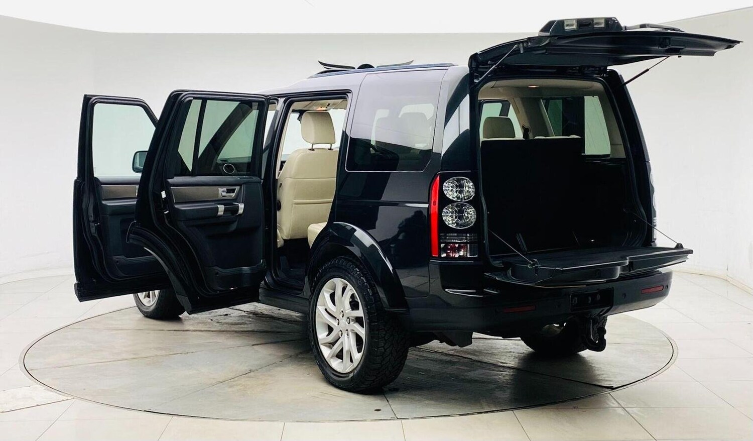 Used Land Rover Discovery 4 2015 for sale - 76744159: Photo 14