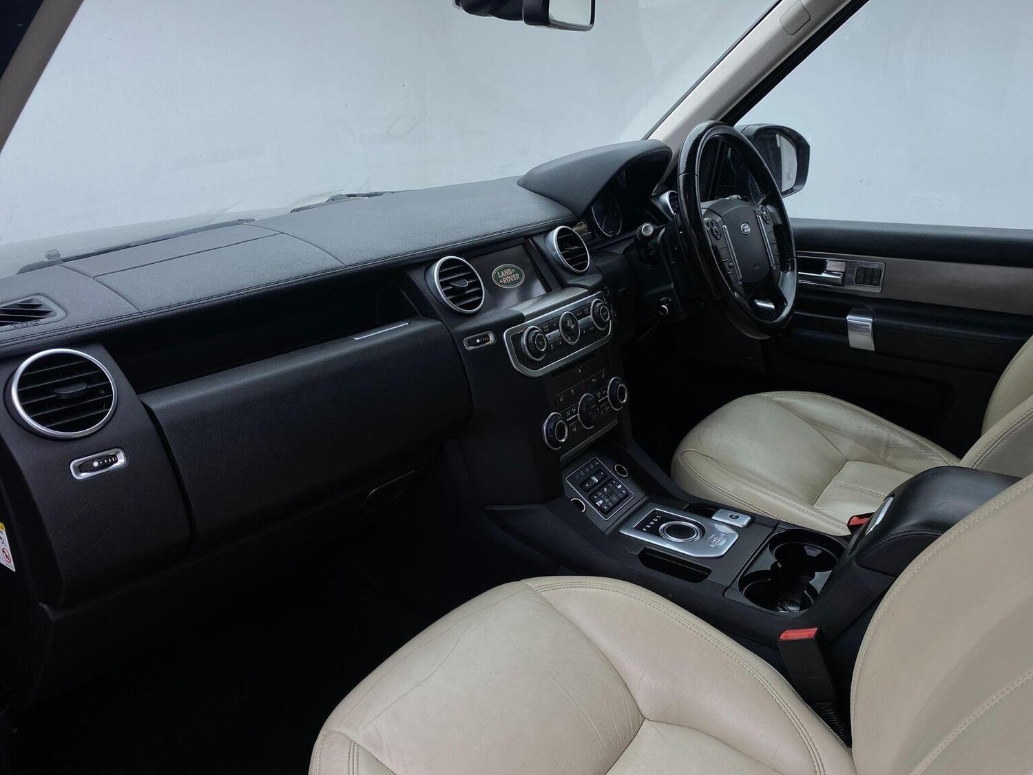 Used Land Rover Discovery 4 2015 for sale - 76744159: Photo 25