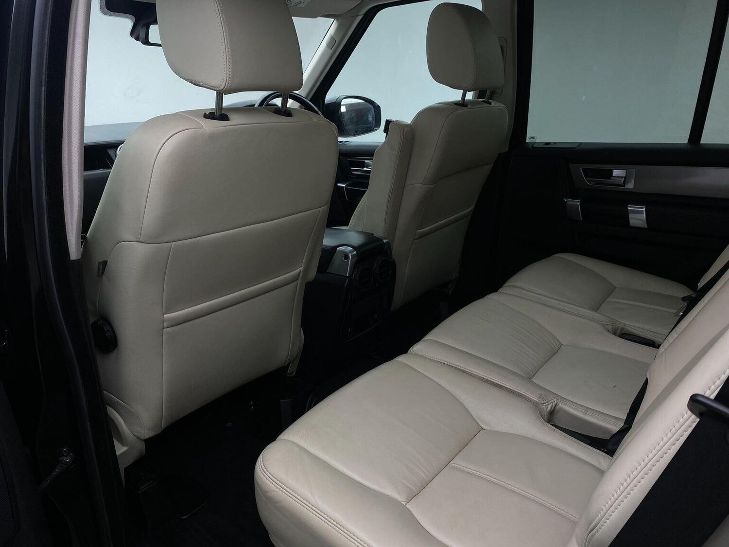 Used Land Rover Discovery 4 2015 for sale - 76744159: Photo 33