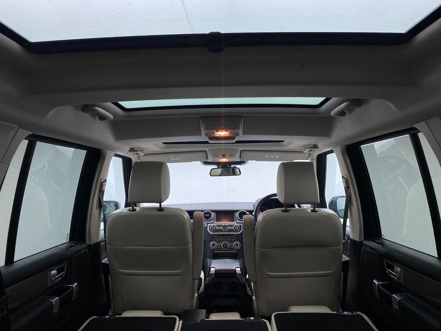 Used Land Rover Discovery 4 2015 for sale - 76744159: Photo 39