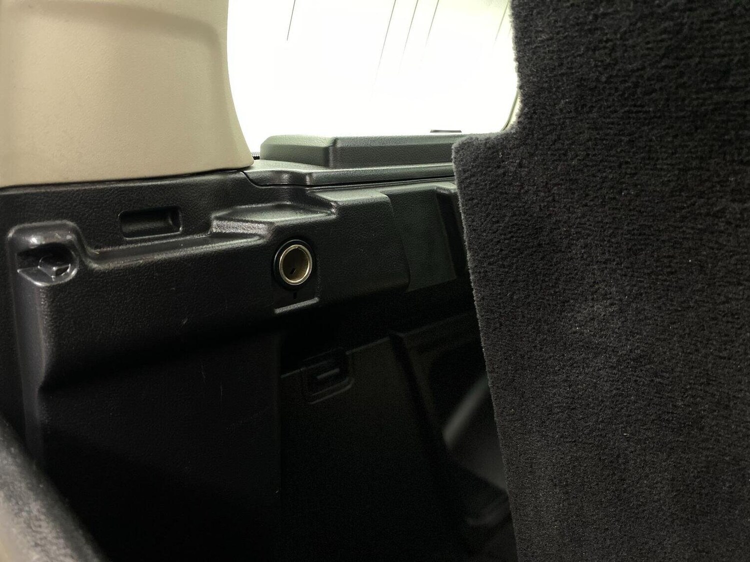 Used Land Rover Discovery 4 2015 for sale - 76744159: Photo 40