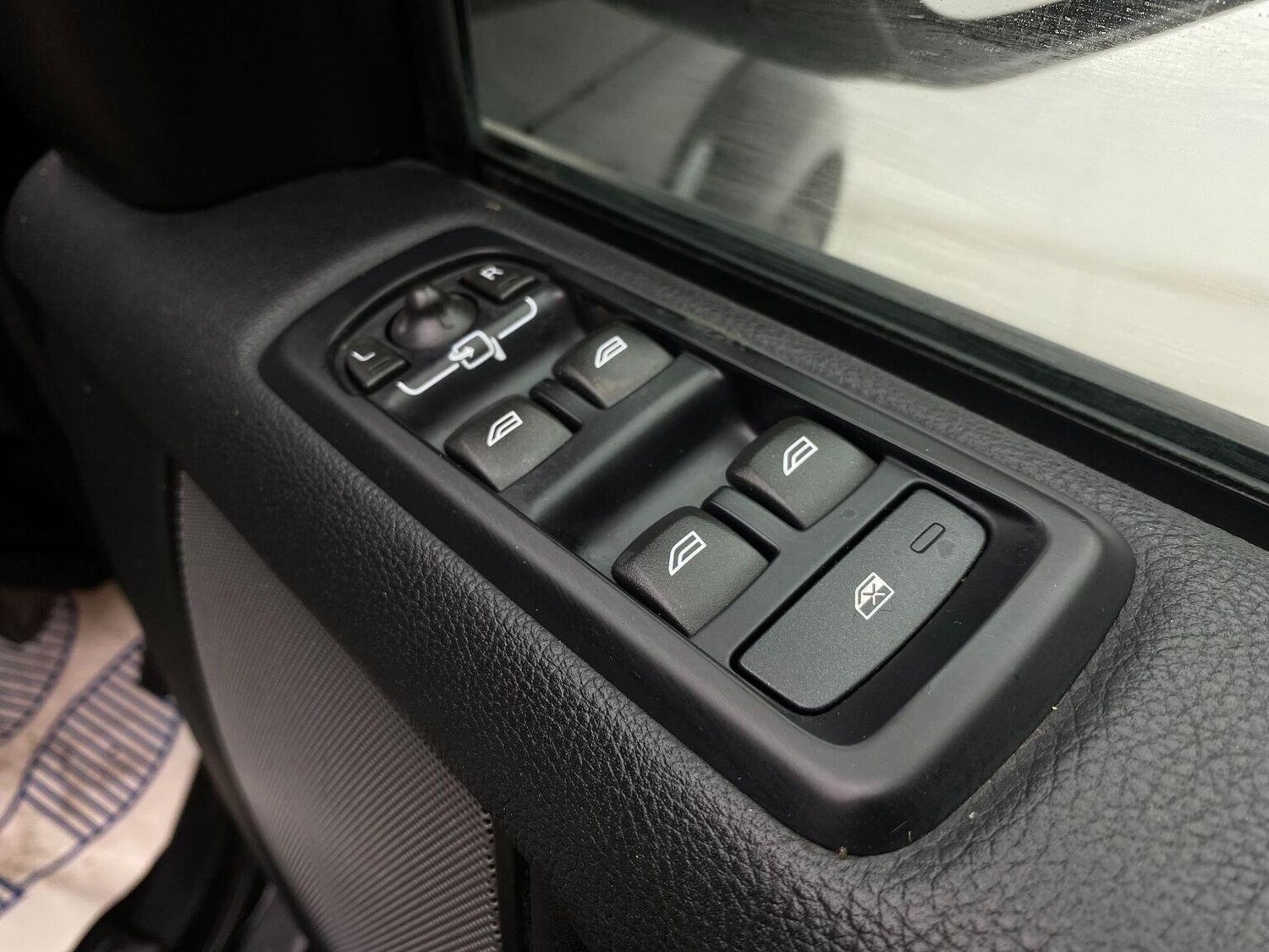 Used Land Rover Discovery 4 2015 for sale - 76744159: Photo 41