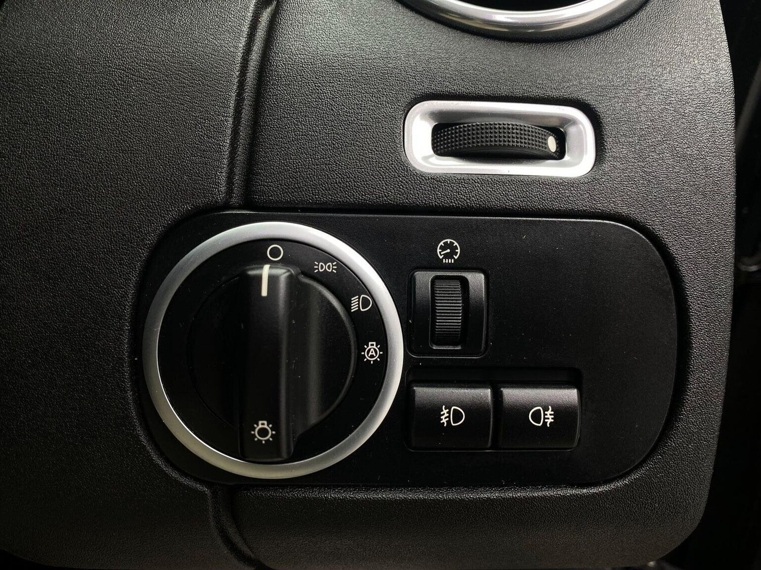 Used Land Rover Discovery 4 2015 for sale - 76744159: Photo 43