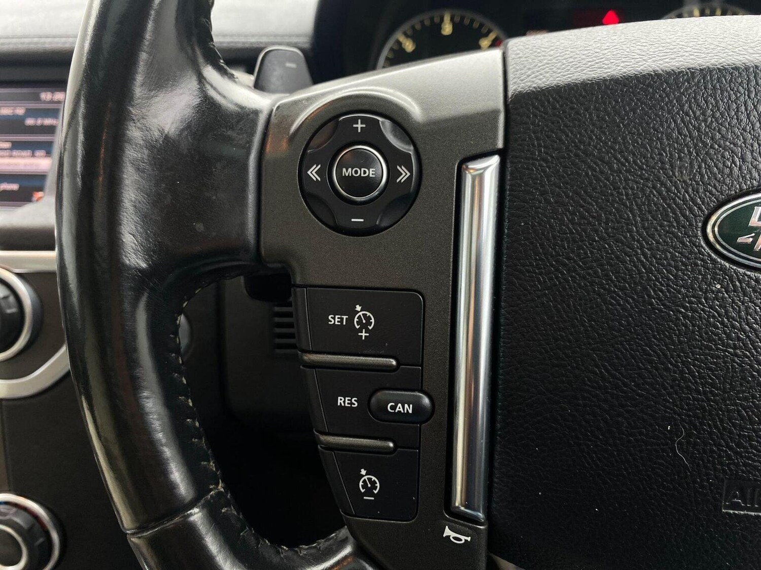 Used Land Rover Discovery 4 2015 for sale - 76744159: Photo 45