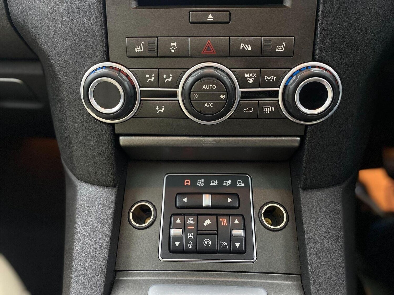 Used Land Rover Discovery 4 2015 for sale - 76744159: Photo 48