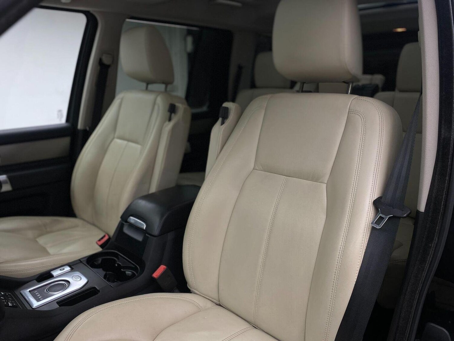 Used Land Rover Discovery 4 2015 for sale - 76744159: Photo 62