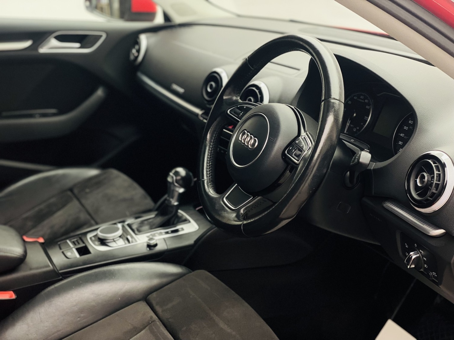 Used Audi A3 2015 for sale - 77065632: Photo 2