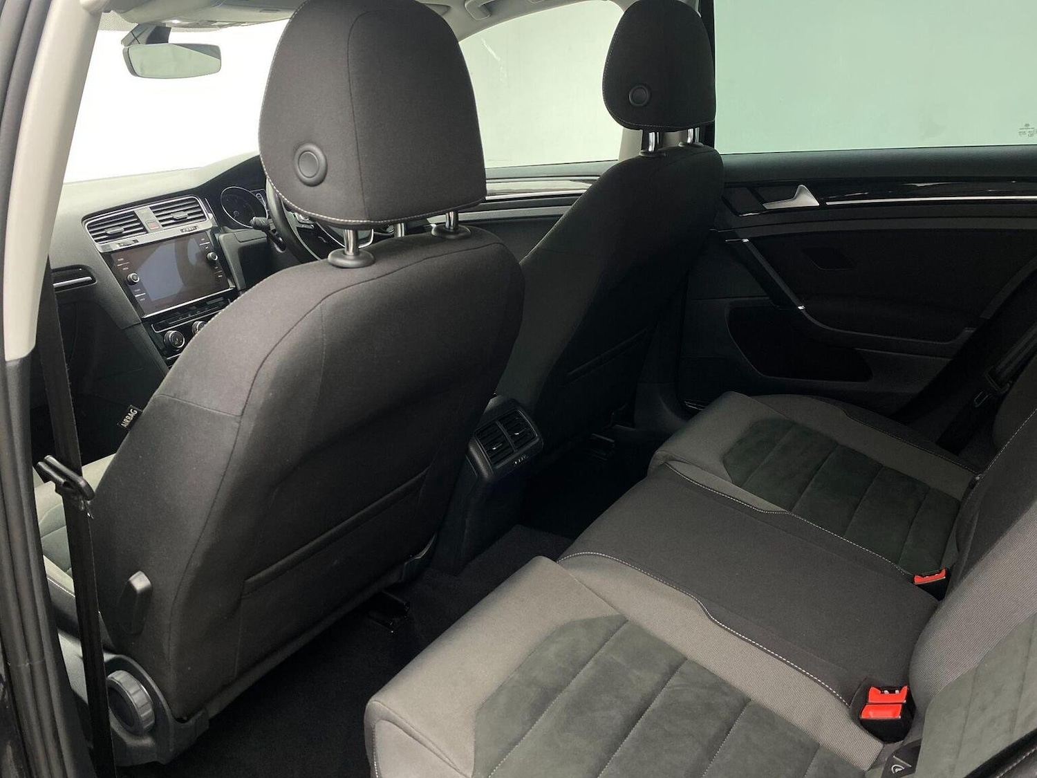 Used Volkswagen Golf 2017 for sale - 76744160: Photo 31