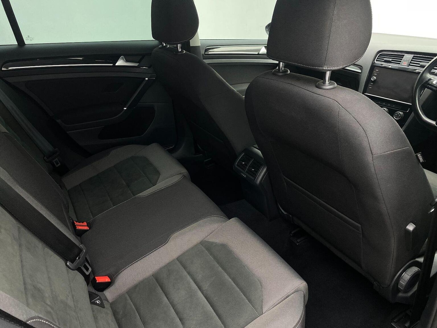 Used Volkswagen Golf 2017 for sale - 76744160: Photo 33