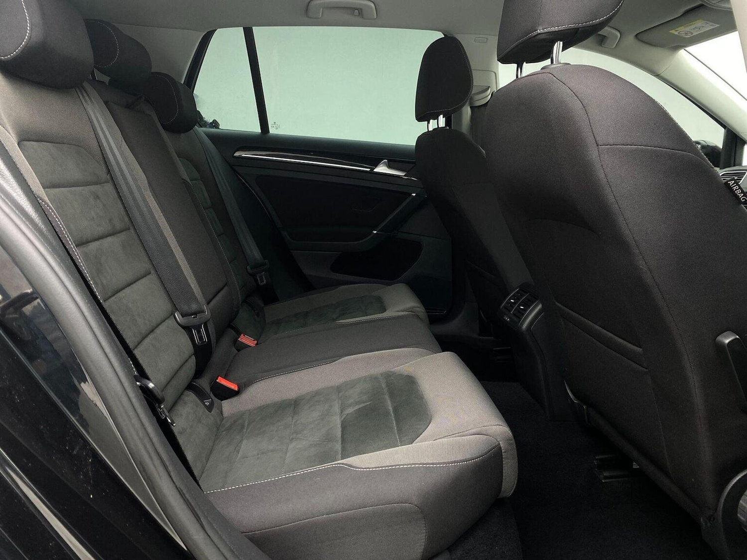 Used Volkswagen Golf 2017 for sale - 76744160: Photo 34