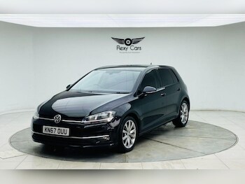 Used Volkswagen Golf 2017 for sale - 76744160: Photo
