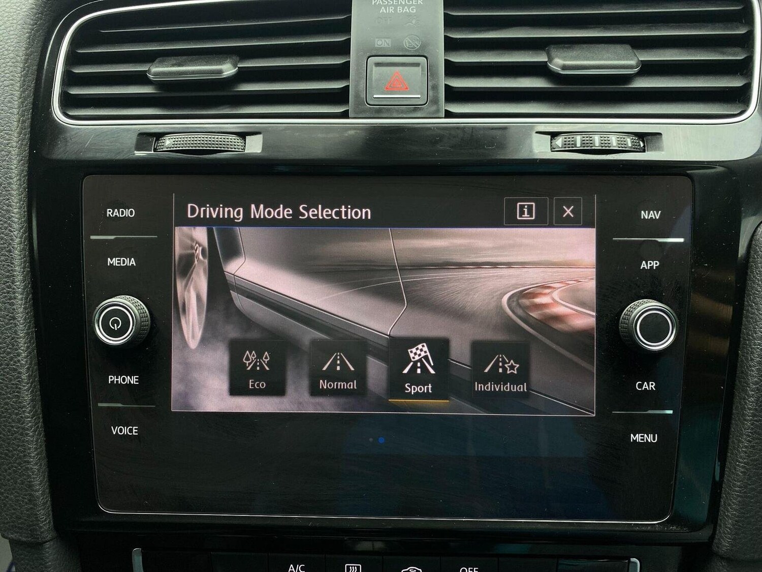 Used Volkswagen Golf 2017 for sale - 76744160: Photo 51