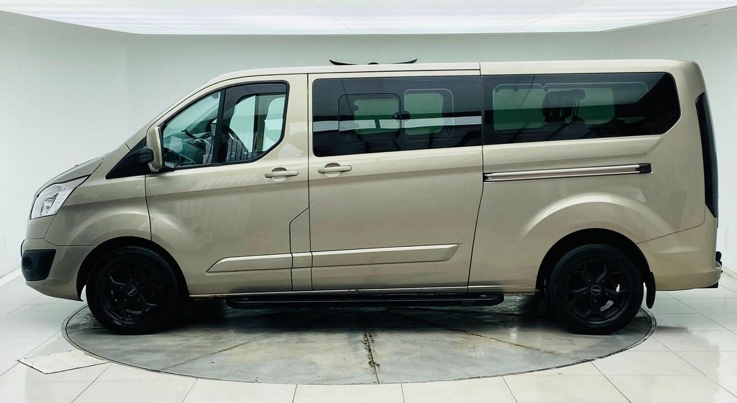 Used Ford Tourneo Custom 2017 for sale - 76744148: Photo 4