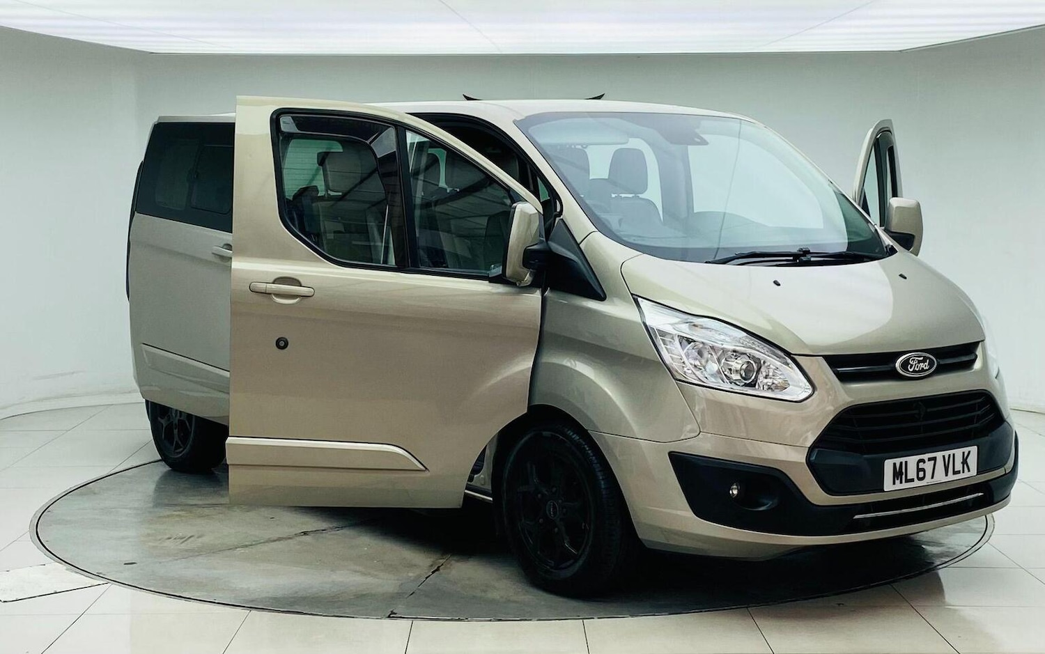 Used Ford Tourneo Custom 2017 for sale - 76744148: Photo 5