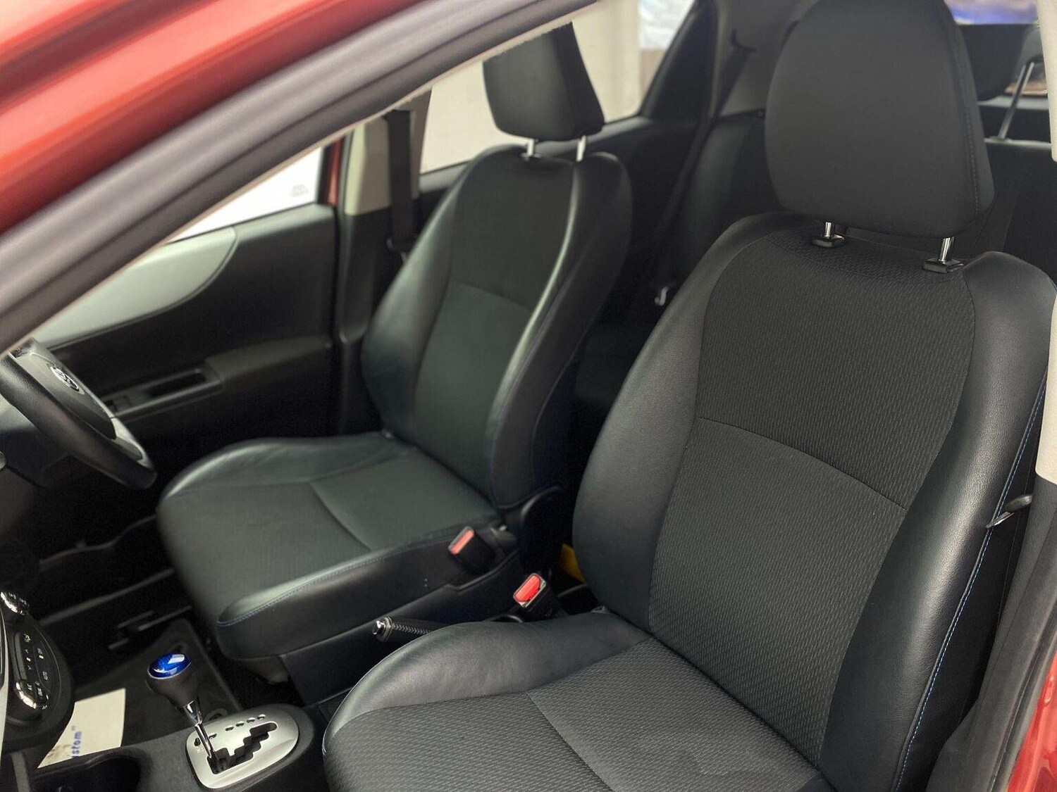 Used Toyota Yaris 2013 for sale - 76744200: Photo 30