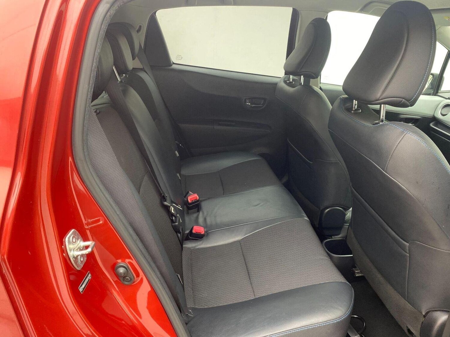 Used Toyota Yaris 2013 for sale - 76744200: Photo 33