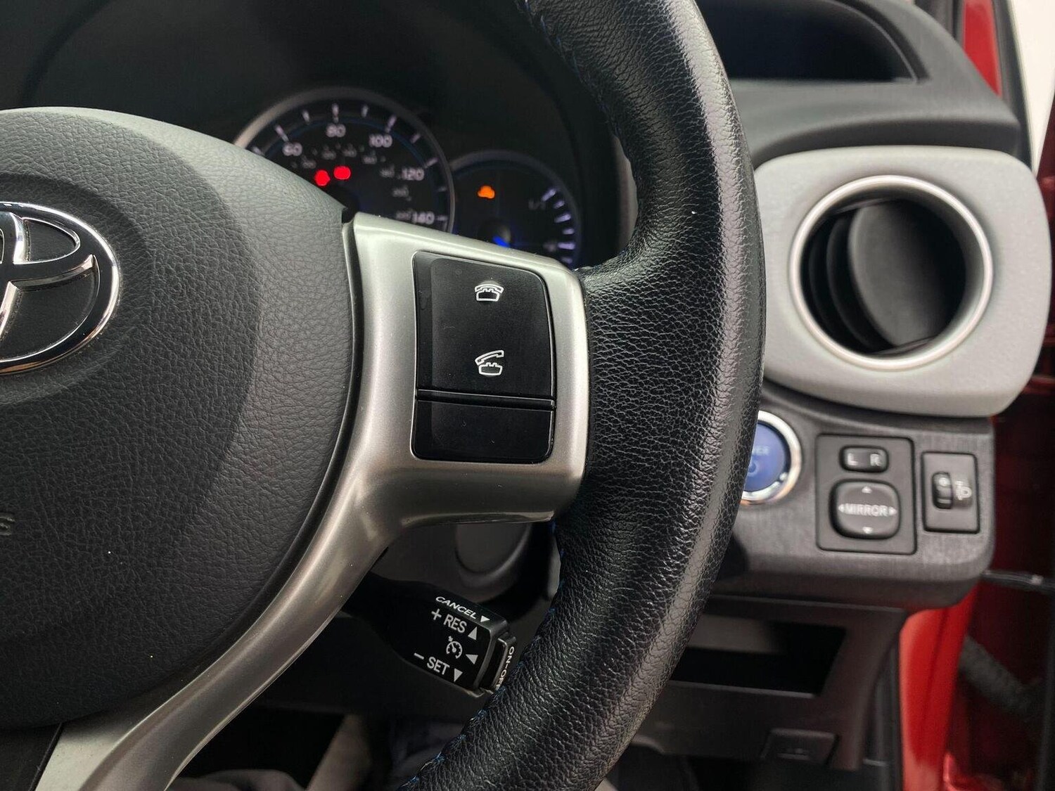 Used Toyota Yaris 2013 for sale - 76744200: Photo 42