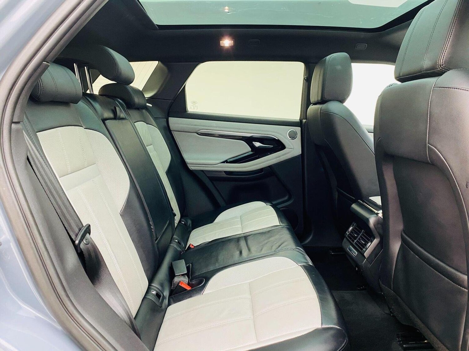 Used Land Rover Range Rover Evoque 2019 for sale - 76744204: Photo 42