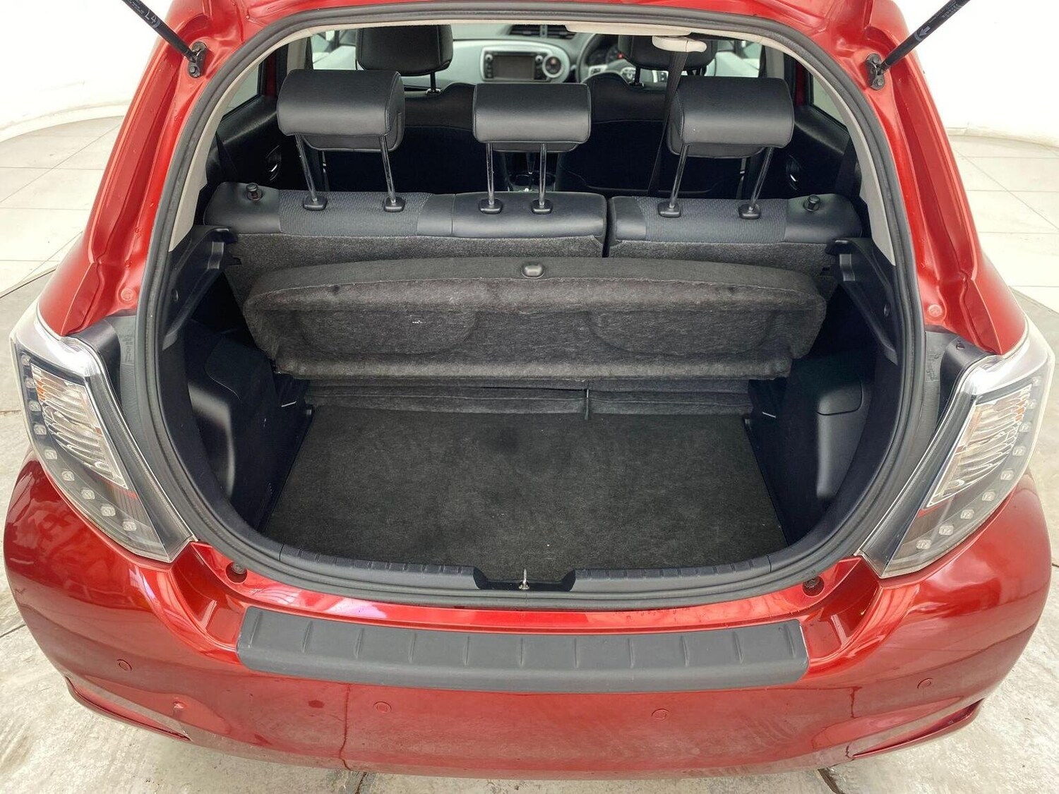 Used Toyota Yaris 2013 for sale - 76794681: Photo 32