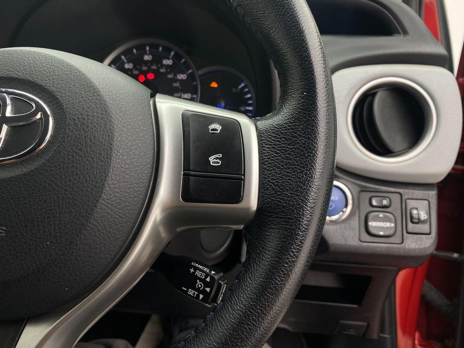 Used Toyota Yaris 2013 for sale - 76794681: Photo 42