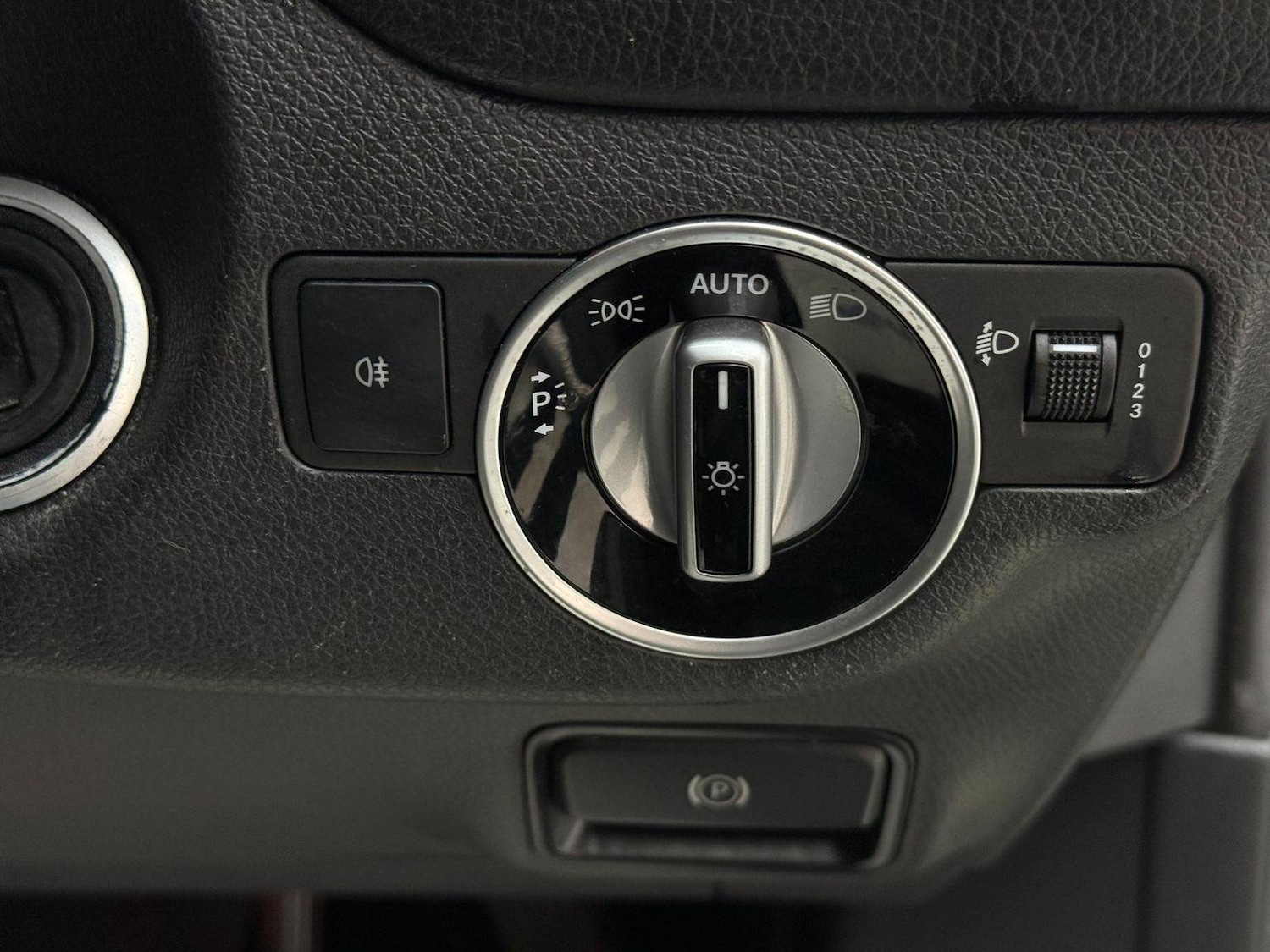 Used Mercedes-Benz GLA 2016 for sale - 76794698: Photo 39