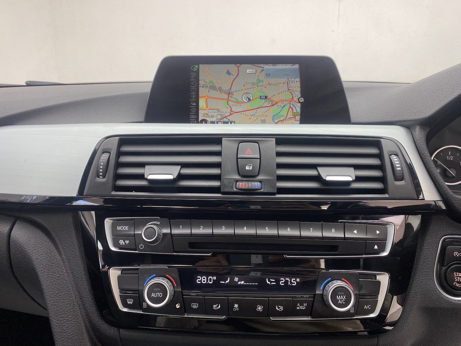 Used BMW 3 Series 2016 for sale - 77065637: Photo 38