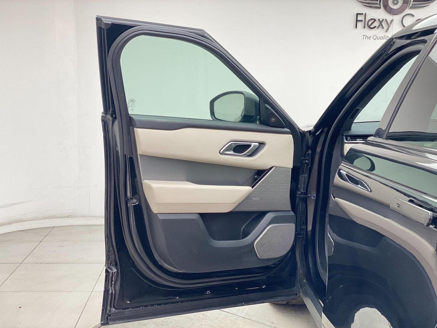 Used Land Rover Range Rover Velar 2020 for sale - 76794546: Photo 37