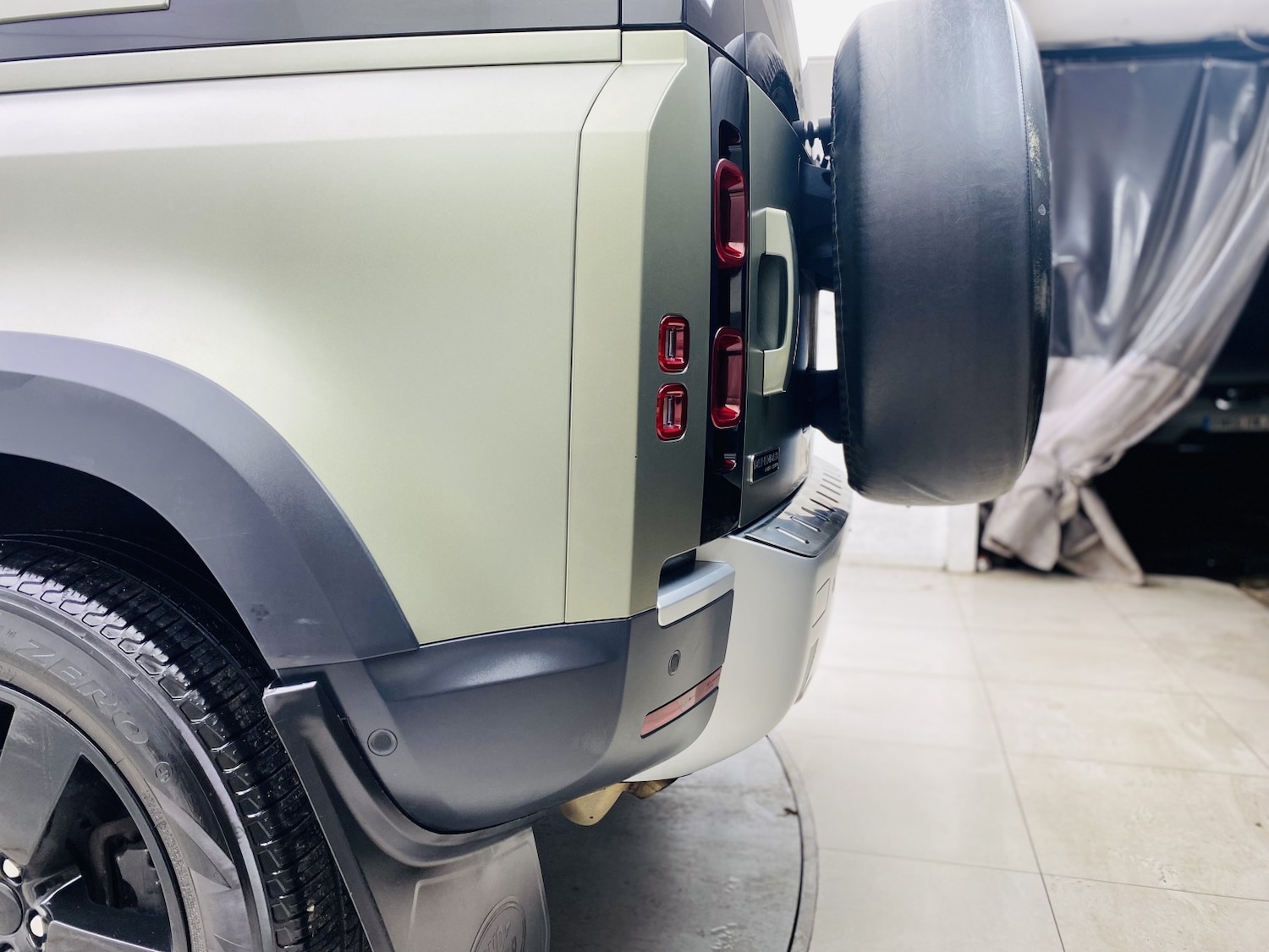 Used Land Rover Defender 2020 for sale - 77483649: Photo 32