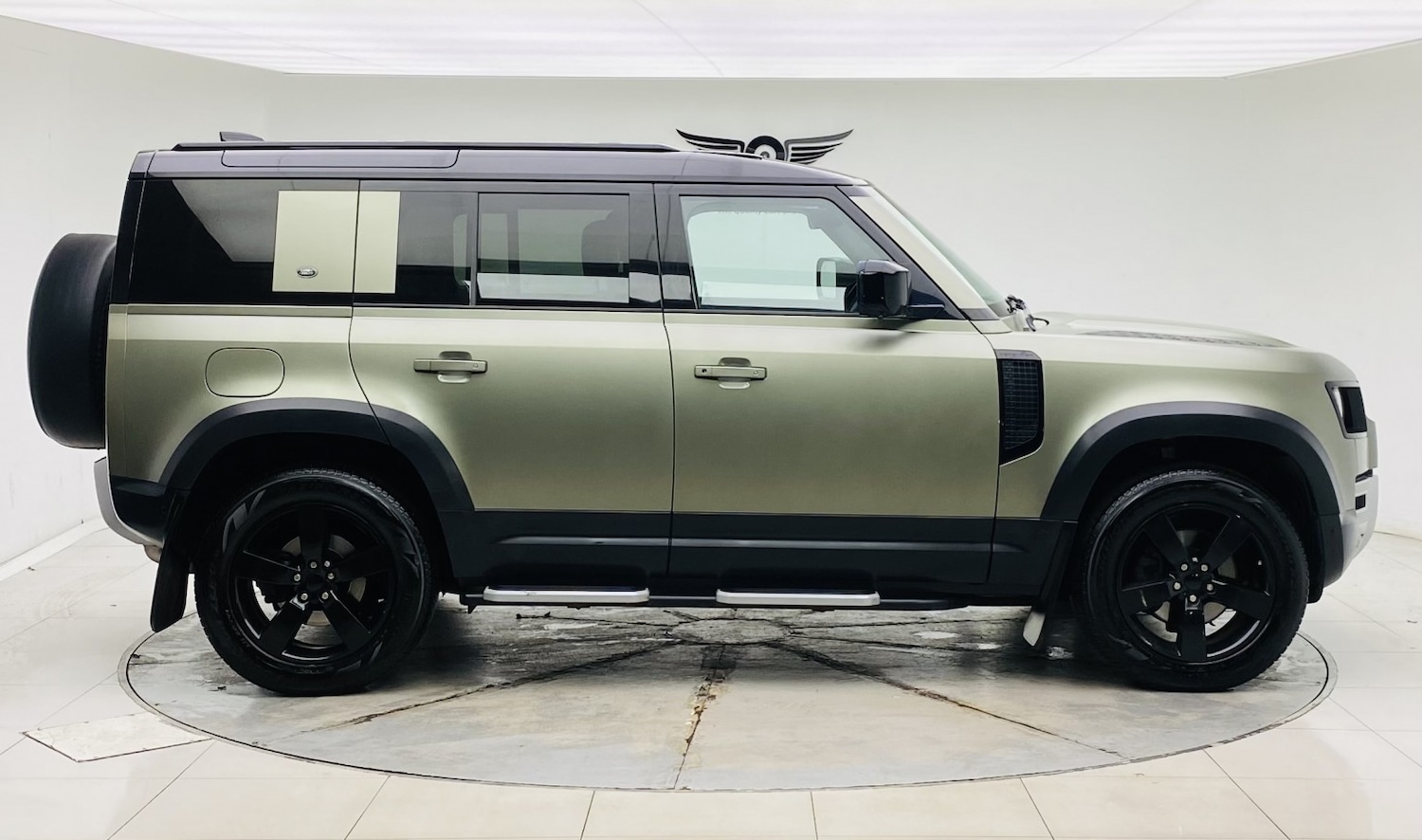 Used Land Rover Defender 2020 for sale - 77483649: Photo 4