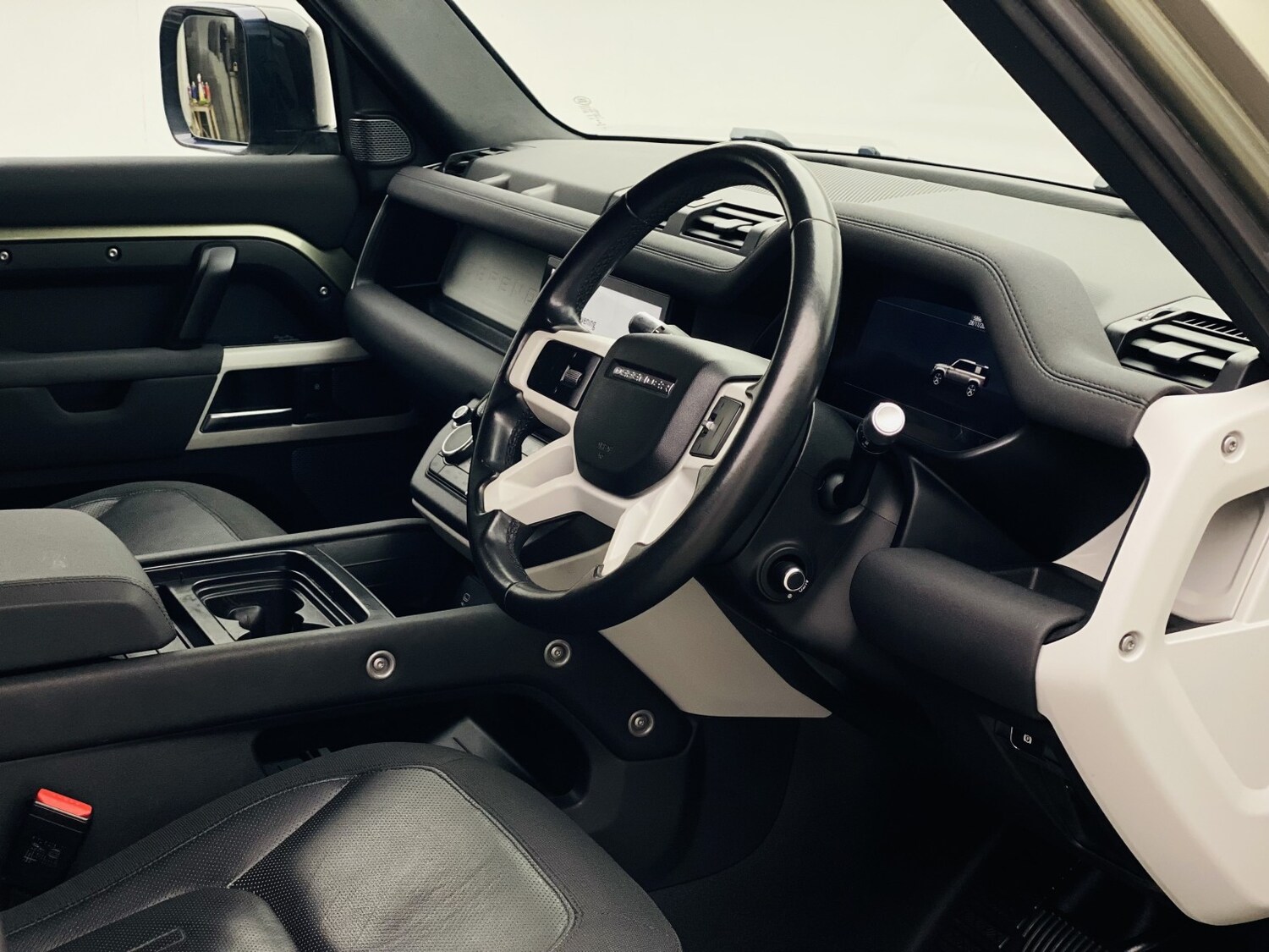 Used Land Rover Defender 2020 for sale - 77483649: Photo 41