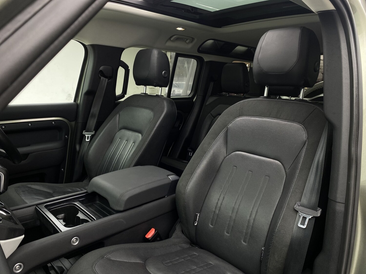 Used Land Rover Defender 2020 for sale - 77483649: Photo 48