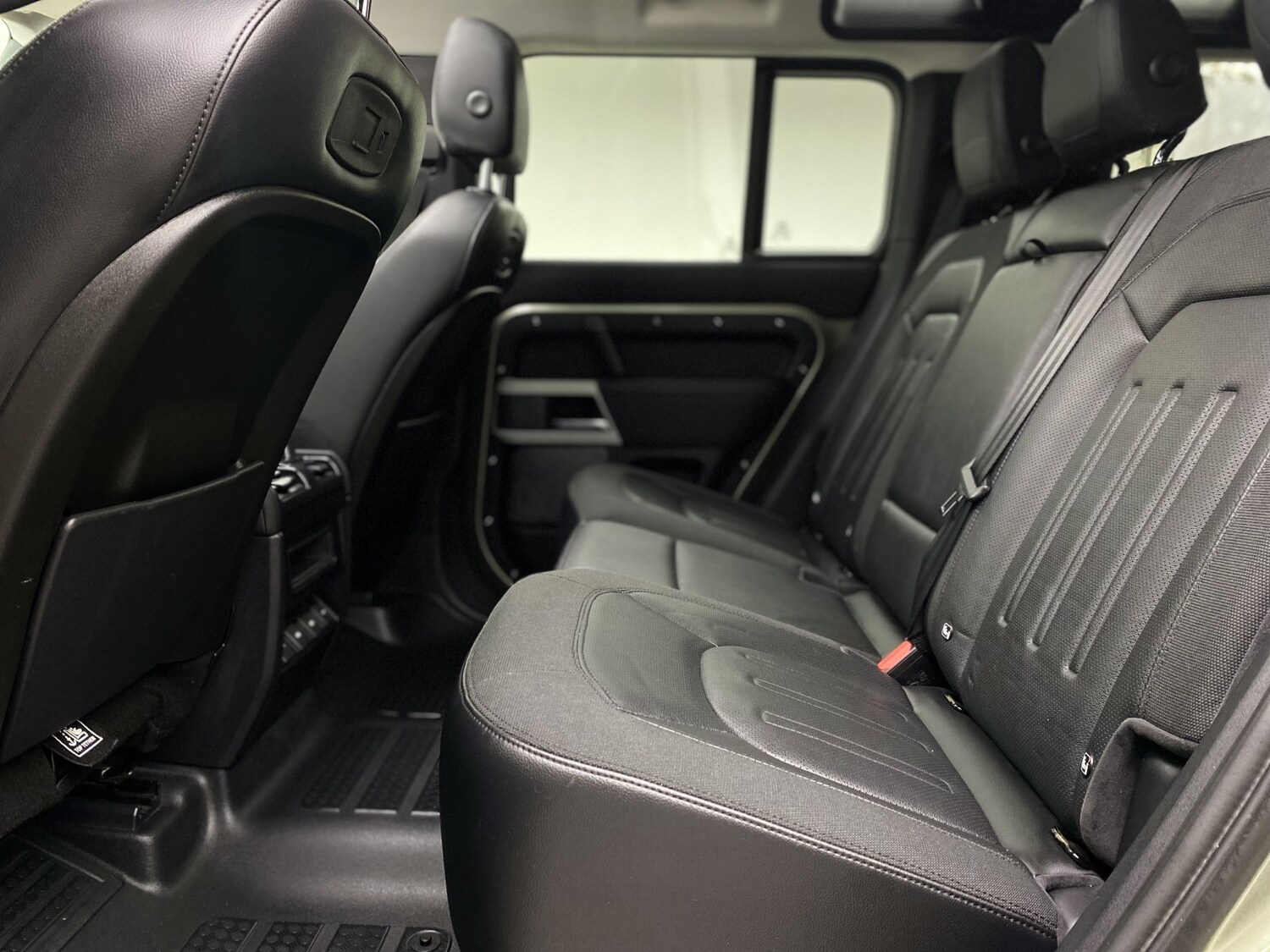 Used Land Rover Defender 2020 for sale - 77483649: Photo 50