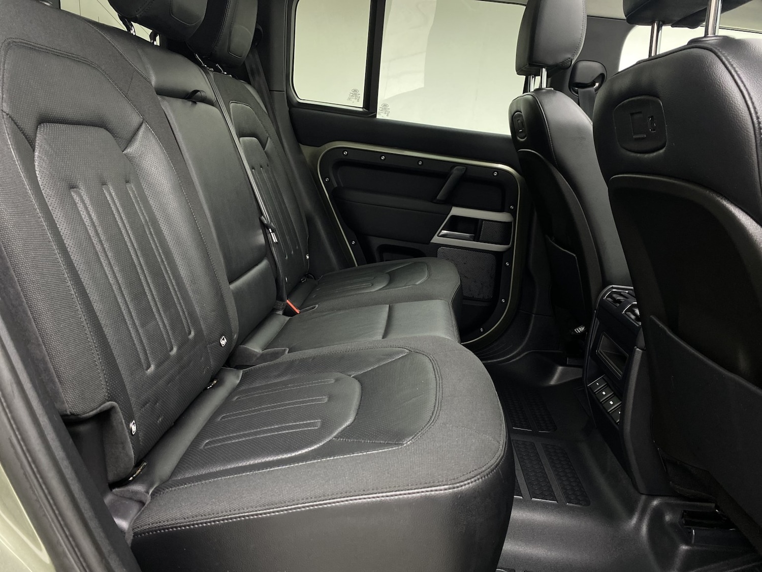 Used Land Rover Defender 2020 for sale - 77483649: Photo 56