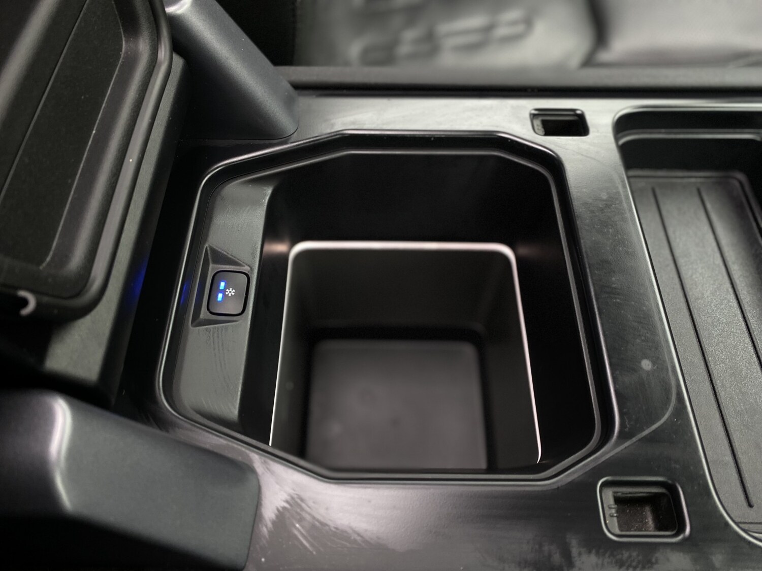 Used Land Rover Defender 2020 for sale - 77483649: Photo 70