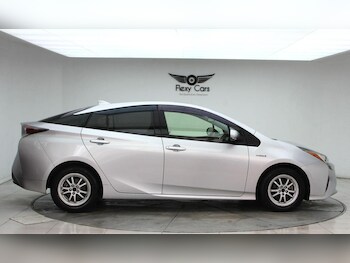 Used Toyota Prius 2022 for sale - 76744234: Photo