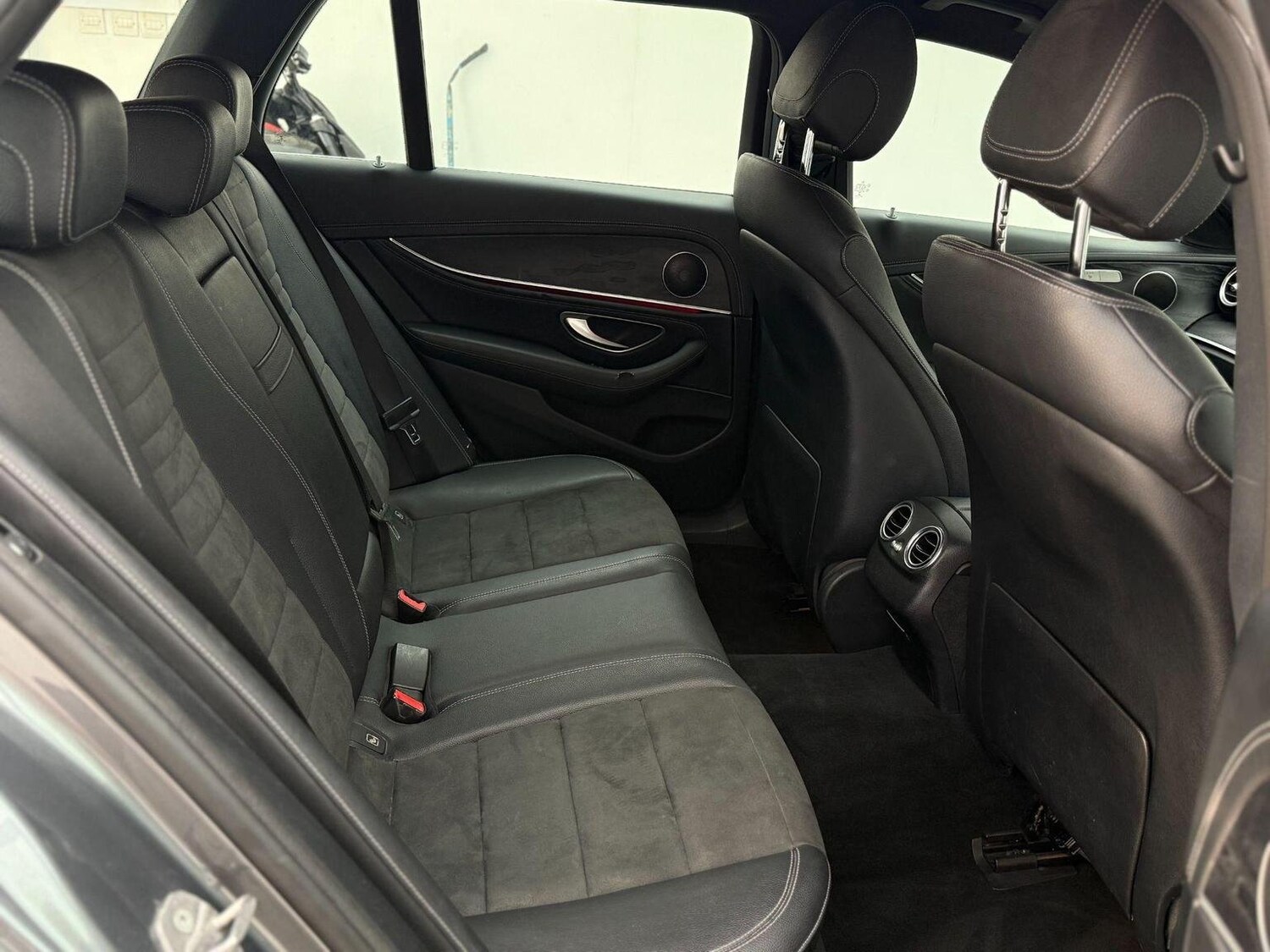 Used Mercedes-Benz E Class 2017 for sale - 76744219: Photo 9