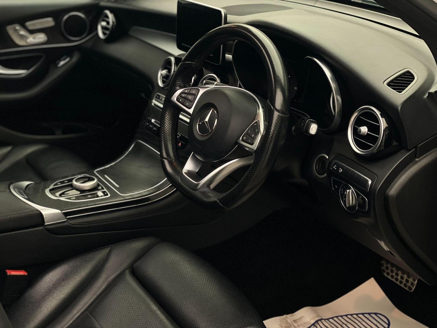 Used Mercedes-Benz GLC 2017 for sale - 76744155: Photo 2