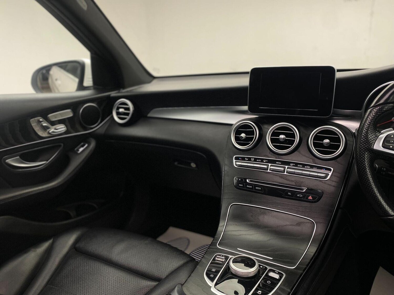 Used Mercedes-Benz GLC 2017 for sale - 76744155: Photo 28