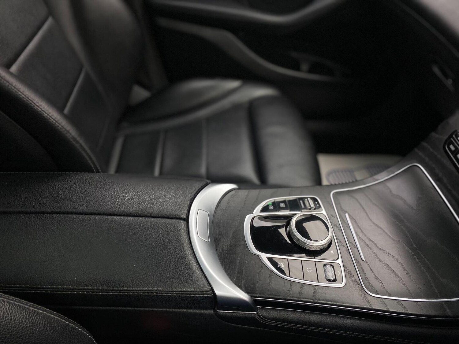 Used Mercedes-Benz GLC 2017 for sale - 76744155: Photo 32