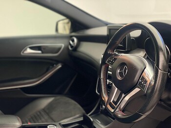 Used Mercedes-Benz GLA 2014 for sale - 76744153: Photo