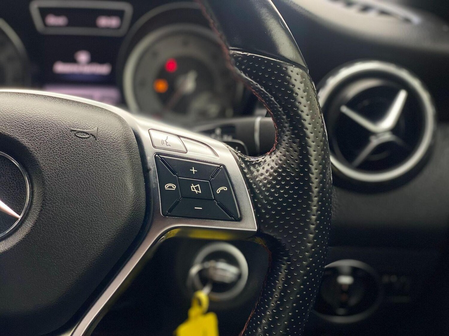 Used Mercedes-Benz GLA 2014 for sale - 76744153: Photo 35