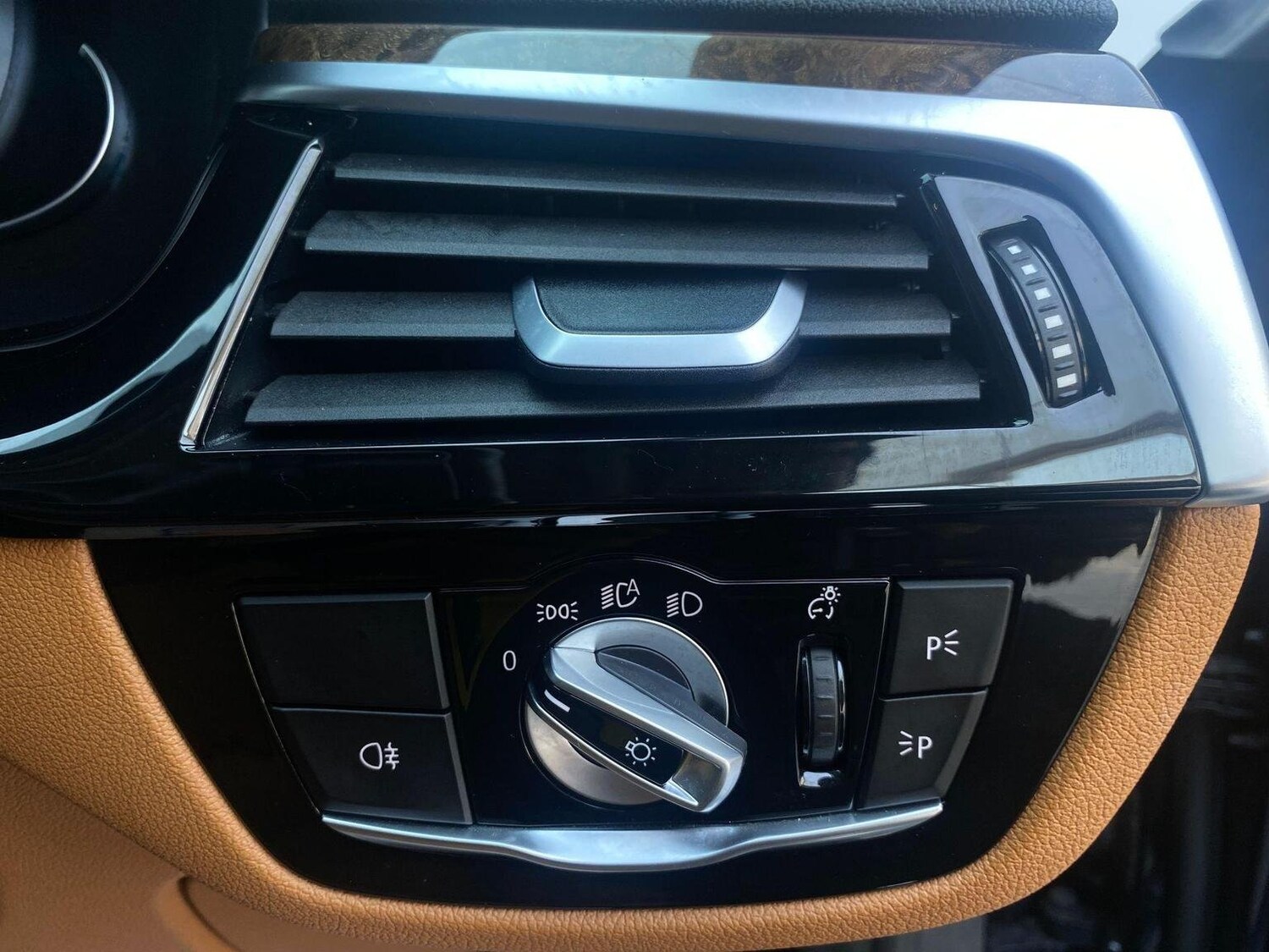 Used BMW 5 Series 2017 for sale - 76744242: Photo 60