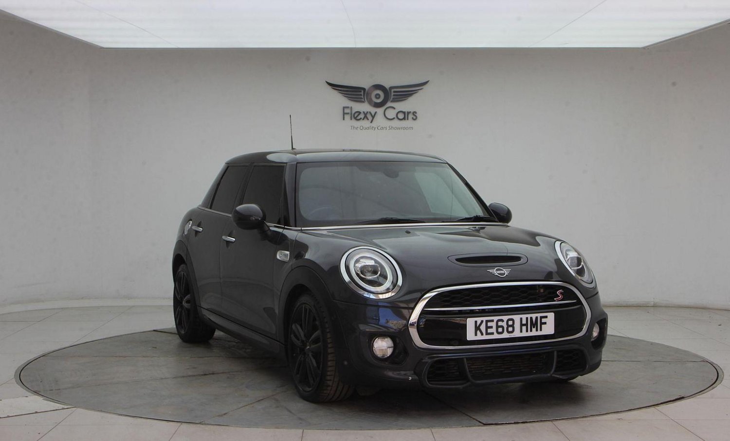 Used MINI Hatch 2019 for sale - 76794537: Photo 1
