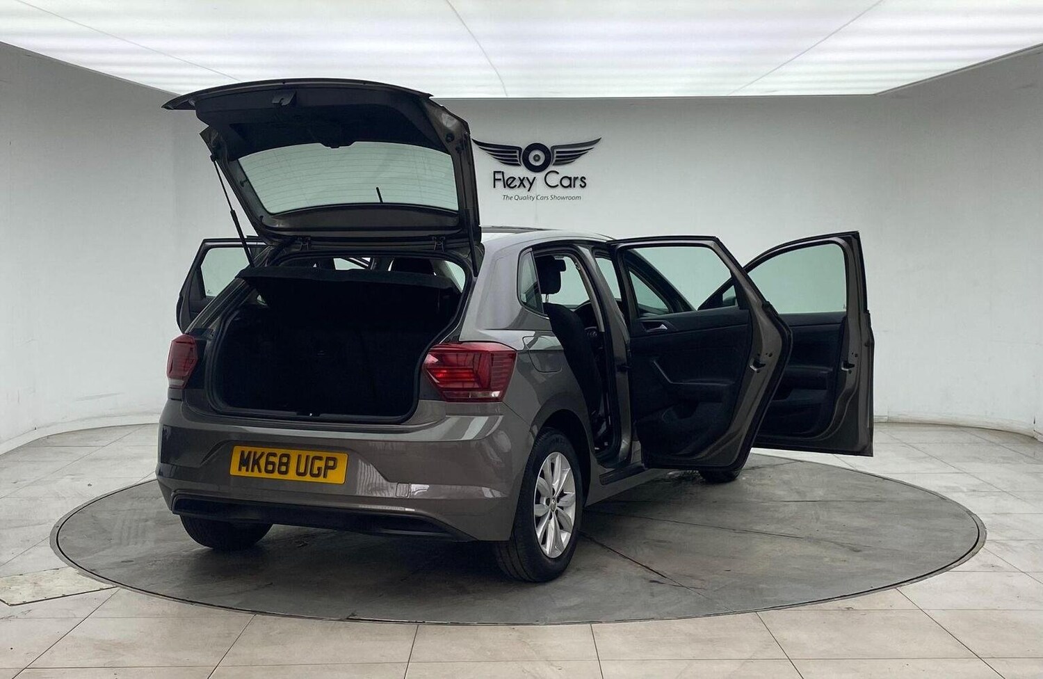 Used Volkswagen Polo 2018 for sale - 76744192: Photo 11