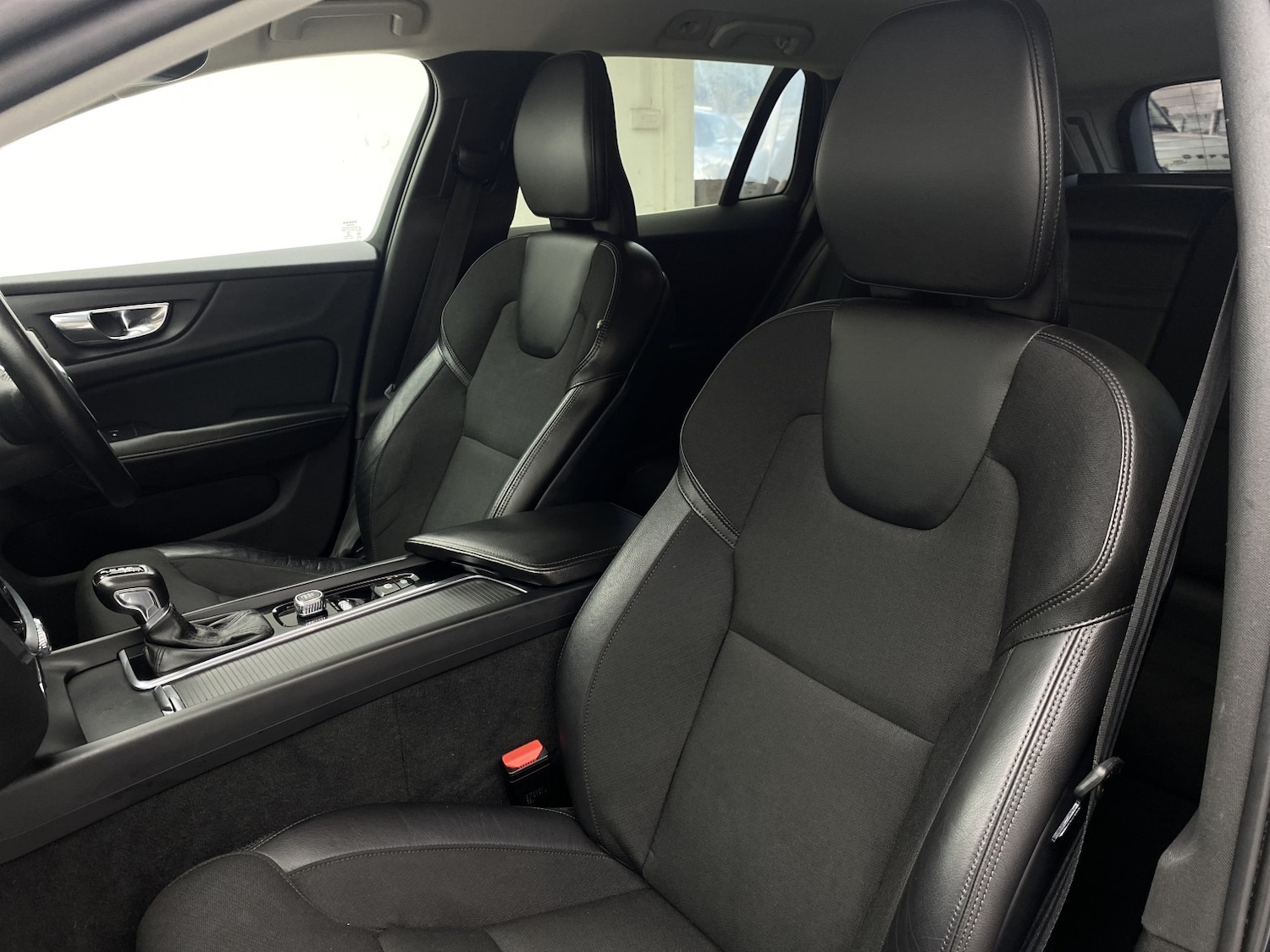 Used Volvo V60 2018 for sale - 76769816: Photo 40