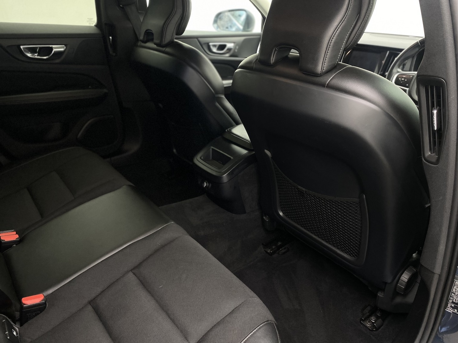 Used Volvo V60 2018 for sale - 76769816: Photo 45