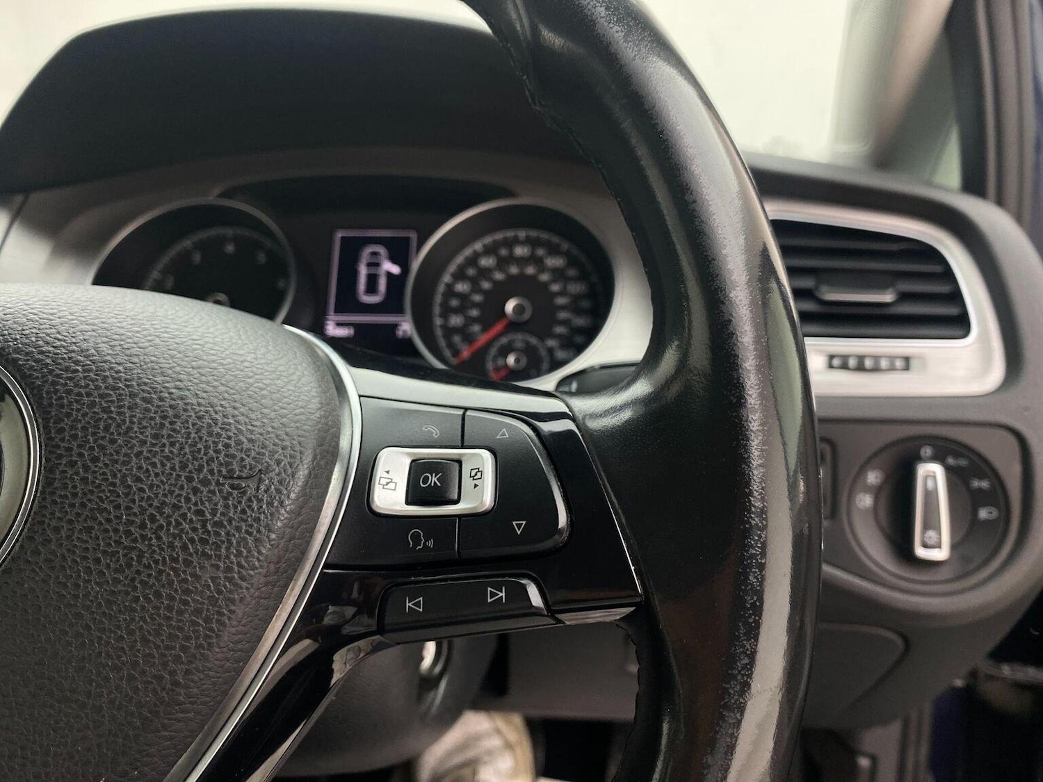 Used Volkswagen Golf 2016 for sale - 76794683: Photo 42