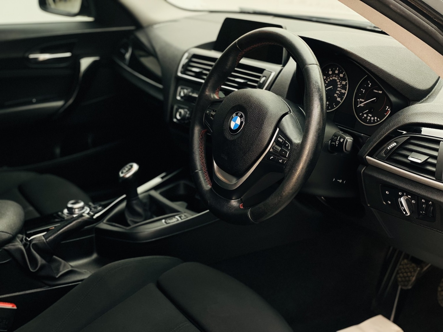 Used BMW 2 Series 2016 for sale - 76744139: Photo 2