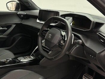 Used Peugeot 2008 2023 for sale - 76744221: Photo