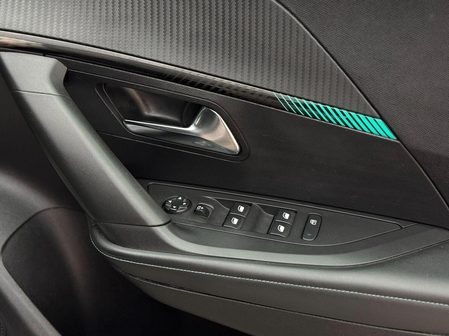 Used Peugeot 2008 2023 for sale - 76744221: Photo 37